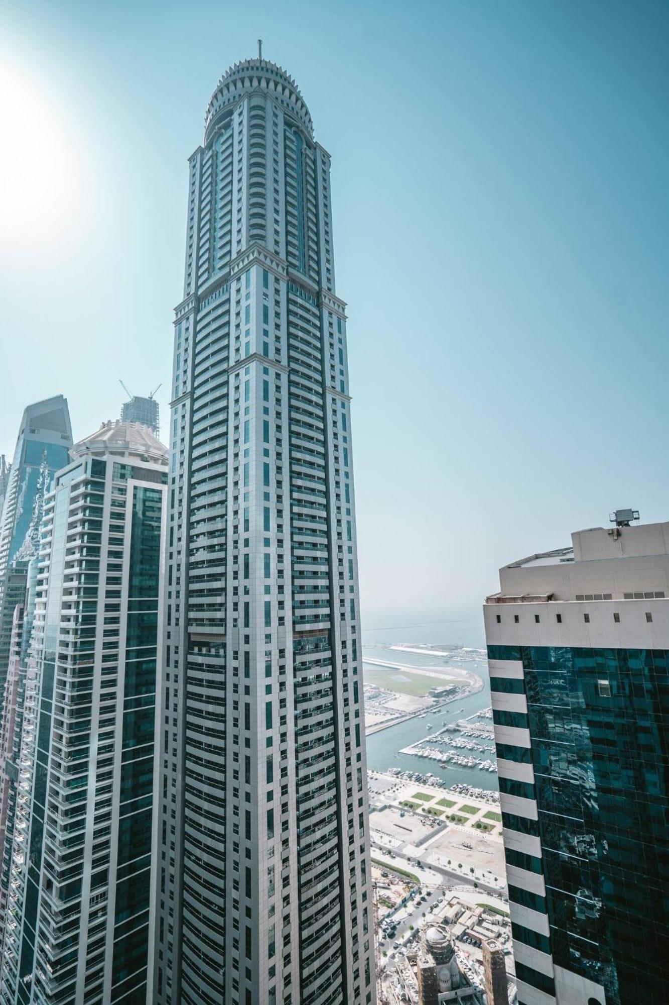 Wake Up To Sea Views In A Blue Lush Home On 51St Dubai Buitenkant foto