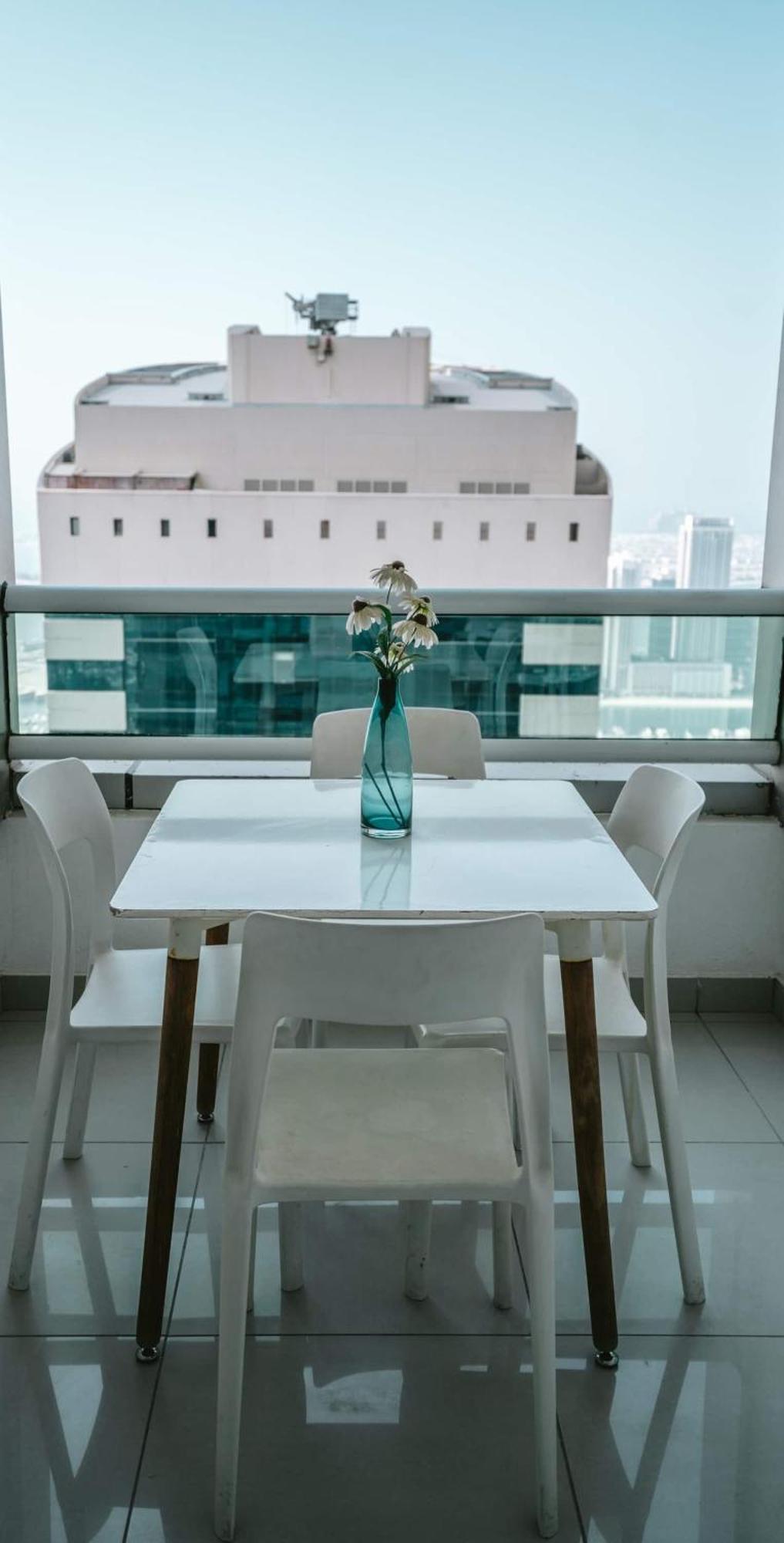 Wake Up To Sea Views In A Blue Lush Home On 51St Dubai Buitenkant foto